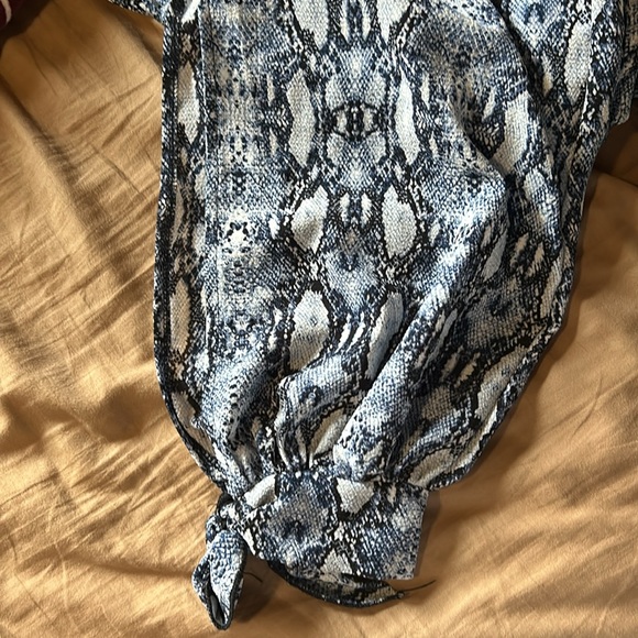 Snake print jumpsuit - Picture 4 of 5